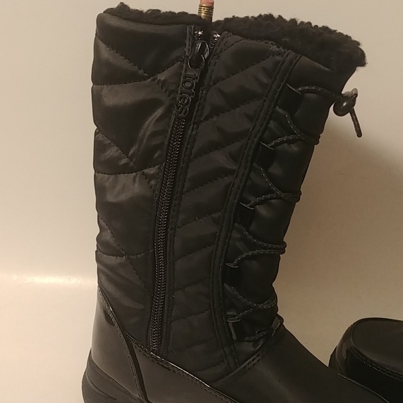 Totes Black Nylon Patent Leather Snowboots 12 - Picture 4 of 9